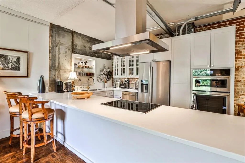 130 26th Street Unit 402, Atlanta, Georgia 30309, 2 Bedrooms Bedrooms, ,1 BathroomBathrooms,Residential,For Sale,130 26th Street Unit 402,7573545