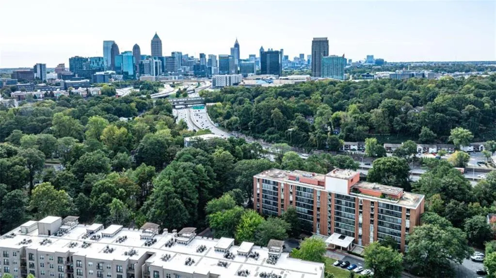 130 26th Street Unit 402, Atlanta, Georgia 30309, 2 Bedrooms Bedrooms, ,1 BathroomBathrooms,Residential,For Sale,130 26th Street Unit 402,7573545