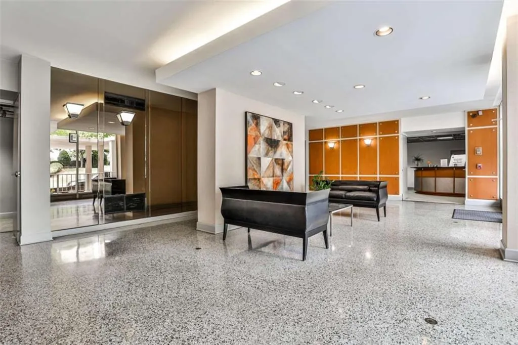 130 26th Street Unit 402, Atlanta, Georgia 30309, 2 Bedrooms Bedrooms, ,1 BathroomBathrooms,Residential,For Sale,130 26th Street Unit 402,7573545