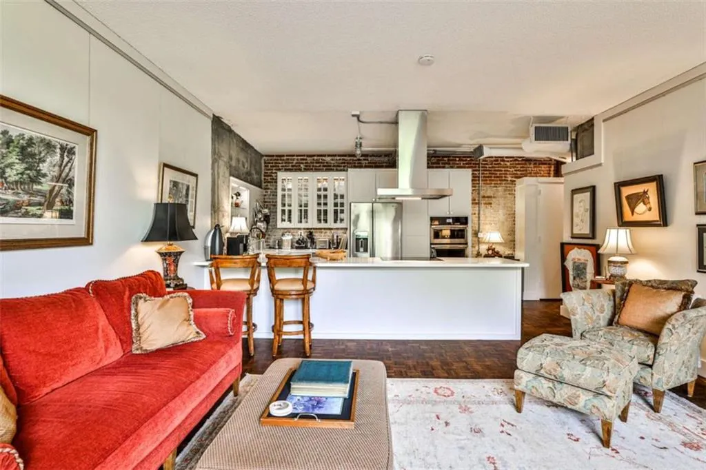 130 26th Street Unit 402, Atlanta, Georgia 30309, 2 Bedrooms Bedrooms, ,1 BathroomBathrooms,Residential,For Sale,130 26th Street Unit 402,7573545