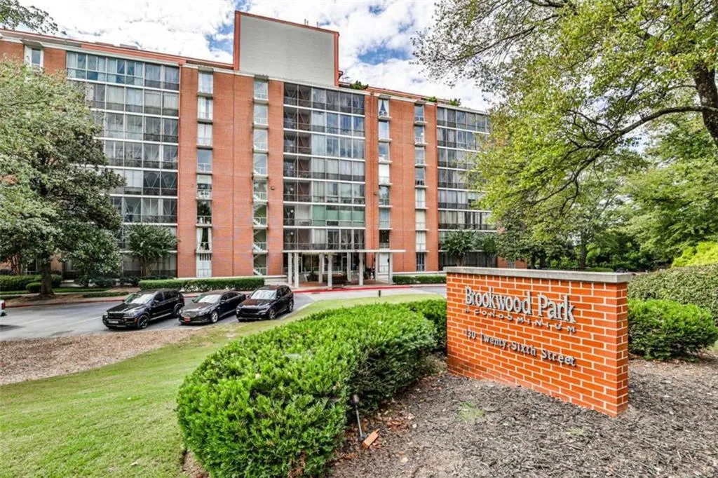 130 26th Street Unit 402, Atlanta, Georgia 30309, 2 Bedrooms Bedrooms, ,1 BathroomBathrooms,Residential,For Sale,130 26th Street Unit 402,7573545