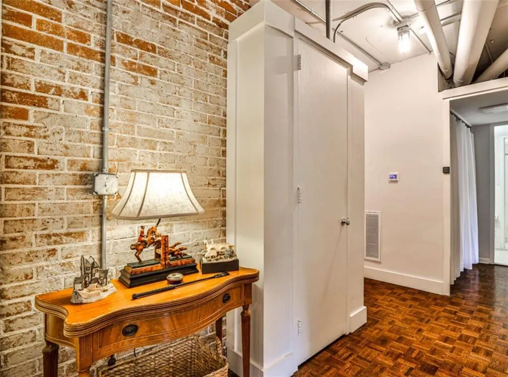 130 26th Street Unit 402, Atlanta, Georgia 30309, 2 Bedrooms Bedrooms, ,1 BathroomBathrooms,Residential,For Sale,130 26th Street Unit 402,7573545