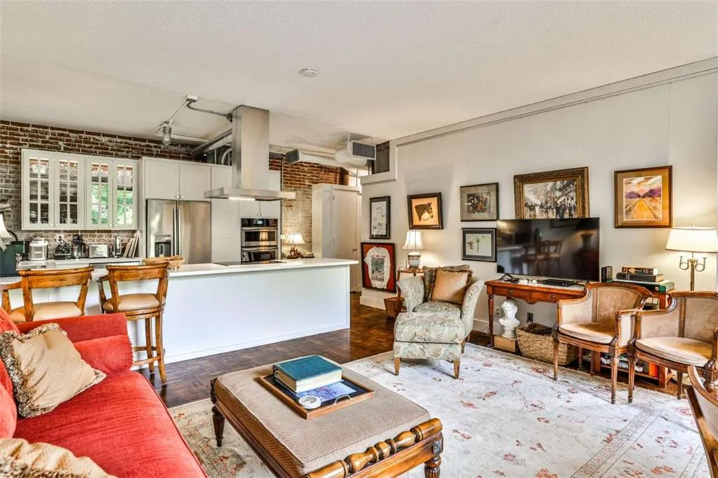 130 26th Street Unit 402, Atlanta, Georgia 30309, 2 Bedrooms Bedrooms, ,1 BathroomBathrooms,Residential,For Sale,130 26th Street Unit 402,7573545