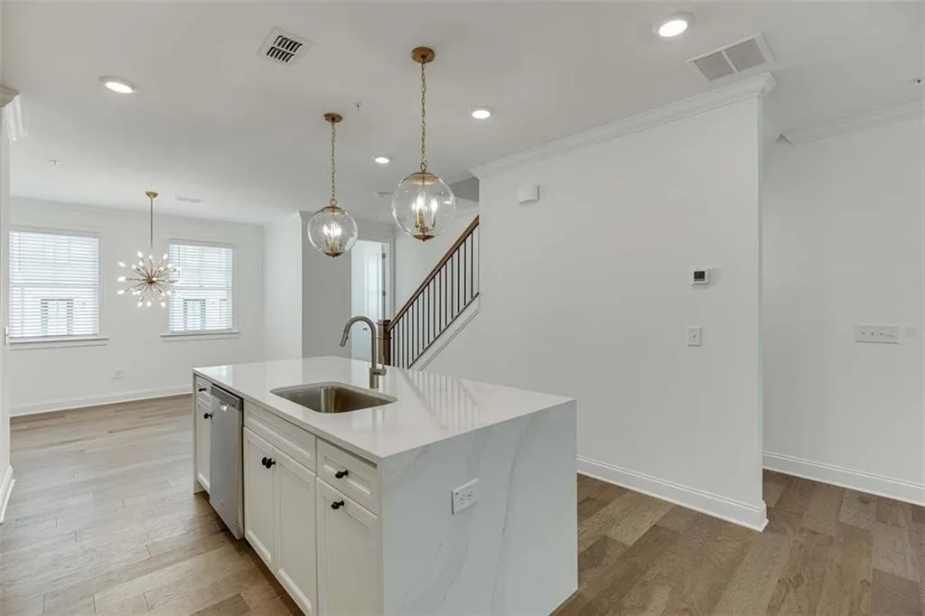 6543 Beacon Drive Unit 378, Sandy Springs, Georgia 30328, 3 Bedrooms Bedrooms, ,3 BathroomsBathrooms,Residential,Sold,6543 Beacon Drive Unit 378,7064986