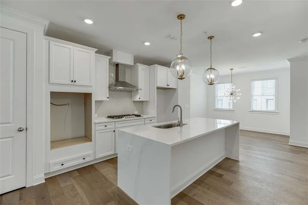 6543 Beacon Drive Unit 378, Sandy Springs, Georgia 30328, 3 Bedrooms Bedrooms, ,3 BathroomsBathrooms,Residential,Sold,6543 Beacon Drive Unit 378,7064986