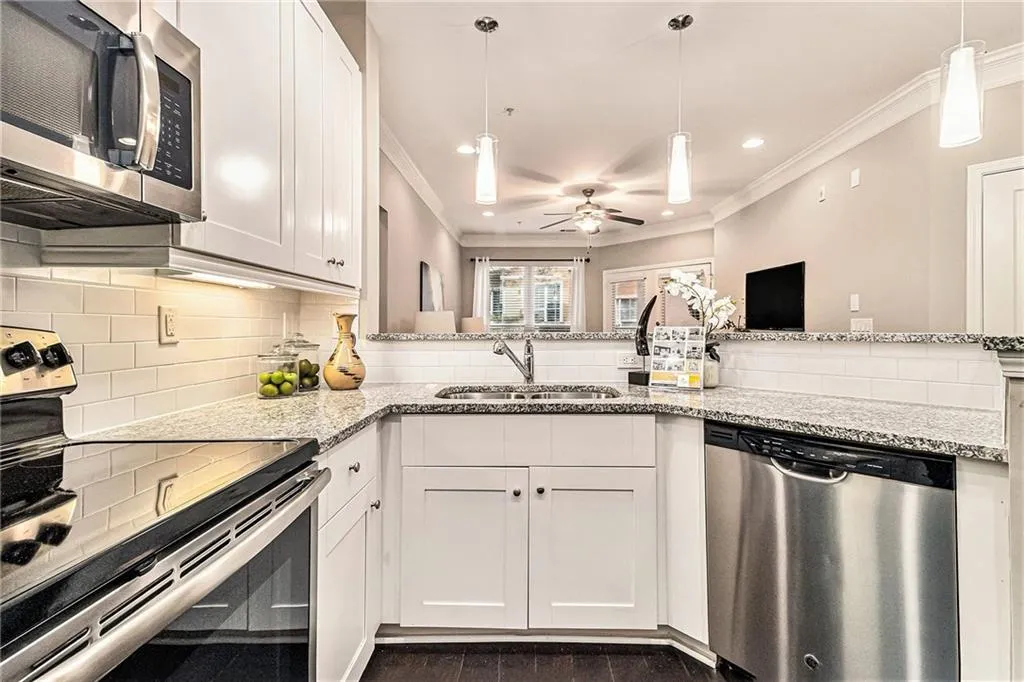 10 Perimeter Summit Boulevard Ne Unit 4134, Atlanta, Georgia 30319, 2 Bedrooms Bedrooms, ,2 BathroomsBathrooms,Residential,For Sale,10 Perimeter Summit Boulevard Ne Unit 4134,7636511