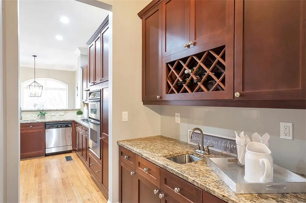 5408 Glenridge Cove, Atlanta, Georgia 30342, 3 Bedrooms Bedrooms, ,2 BathroomsBathrooms,Residential,Sold,5408 Glenridge Cove,7151414