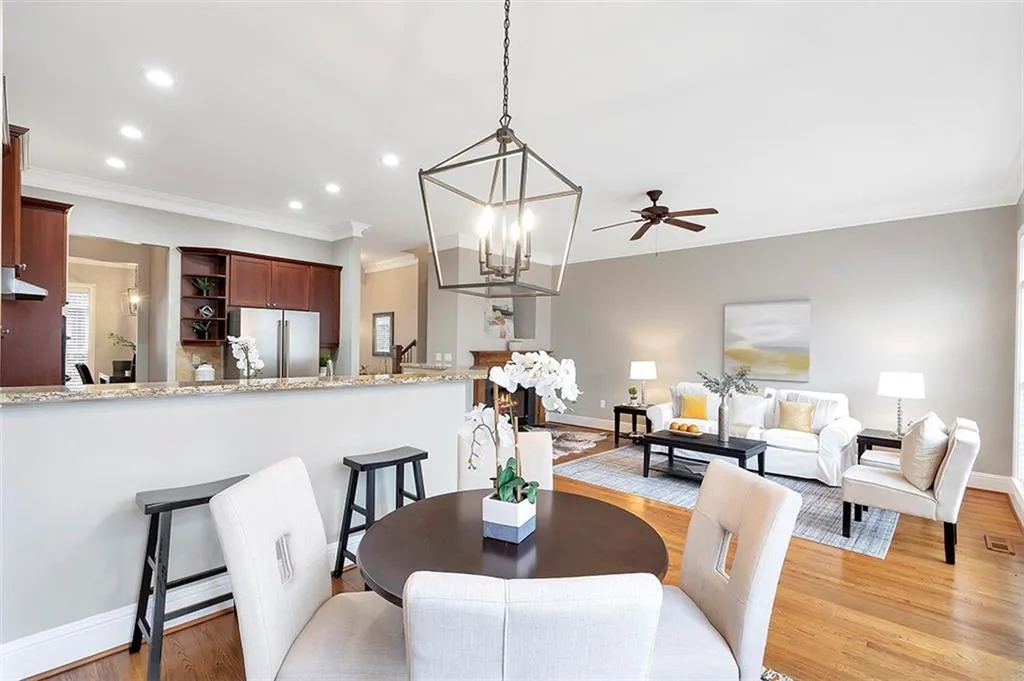 5408 Glenridge Cove, Atlanta, Georgia 30342, 3 Bedrooms Bedrooms, ,2 BathroomsBathrooms,Residential,Sold,5408 Glenridge Cove,7151414