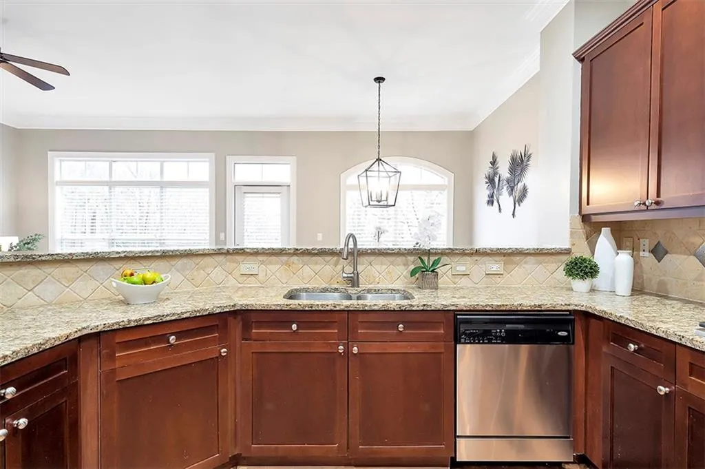 5408 Glenridge Cove, Atlanta, Georgia 30342, 3 Bedrooms Bedrooms, ,2 BathroomsBathrooms,Residential,Sold,5408 Glenridge Cove,7151414