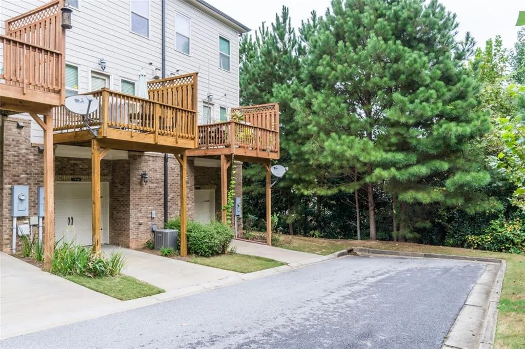 7585 Highland Bluff, Atlanta, Georgia 30328, 3 Bedrooms Bedrooms, ,3 BathroomsBathrooms,Residential,Sold,7585 Highland Bluff,6956690