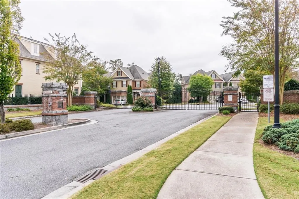 7585 Highland Bluff, Atlanta, Georgia 30328, 3 Bedrooms Bedrooms, ,3 BathroomsBathrooms,Residential,Sold,7585 Highland Bluff,6956690