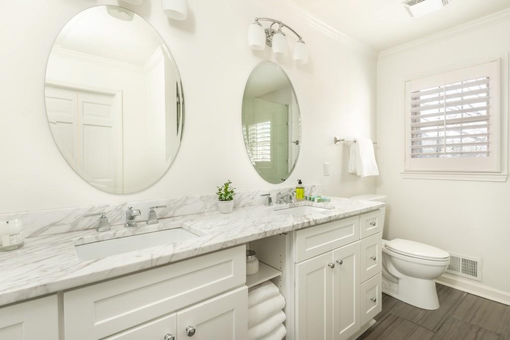 660 Starlight Drive, Atlanta, Georgia 30342, 7 Bedrooms Bedrooms, ,3 BathroomsBathrooms,Residential,Sold,660 Starlight Drive,7342521