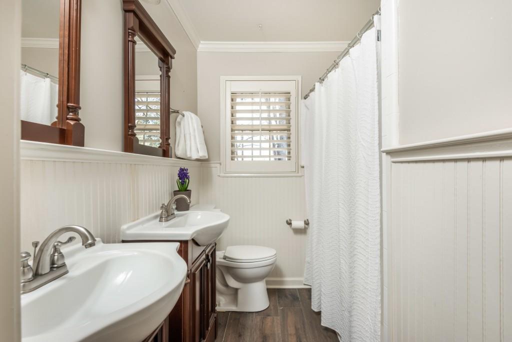 660 Starlight Drive, Atlanta, Georgia 30342, 7 Bedrooms Bedrooms, ,3 BathroomsBathrooms,Residential,Sold,660 Starlight Drive,7342521