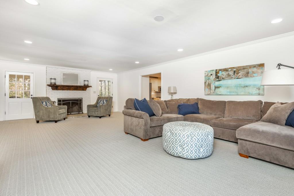 660 Starlight Drive, Atlanta, Georgia 30342, 7 Bedrooms Bedrooms, ,3 BathroomsBathrooms,Residential,Sold,660 Starlight Drive,7342521