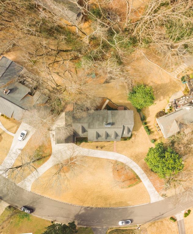 660 Starlight Drive, Atlanta, Georgia 30342, 7 Bedrooms Bedrooms, ,3 BathroomsBathrooms,Residential,Sold,660 Starlight Drive,7342521