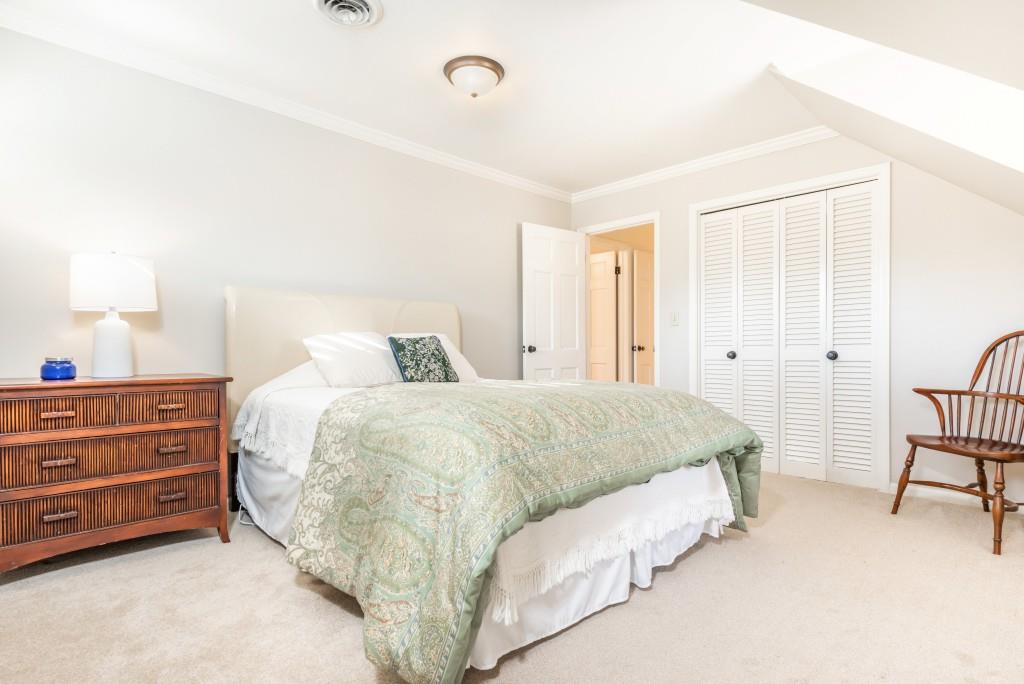 660 Starlight Drive, Atlanta, Georgia 30342, 7 Bedrooms Bedrooms, ,3 BathroomsBathrooms,Residential,Sold,660 Starlight Drive,7342521