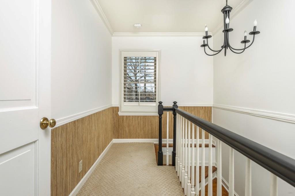 660 Starlight Drive, Atlanta, Georgia 30342, 7 Bedrooms Bedrooms, ,3 BathroomsBathrooms,Residential,Sold,660 Starlight Drive,7342521