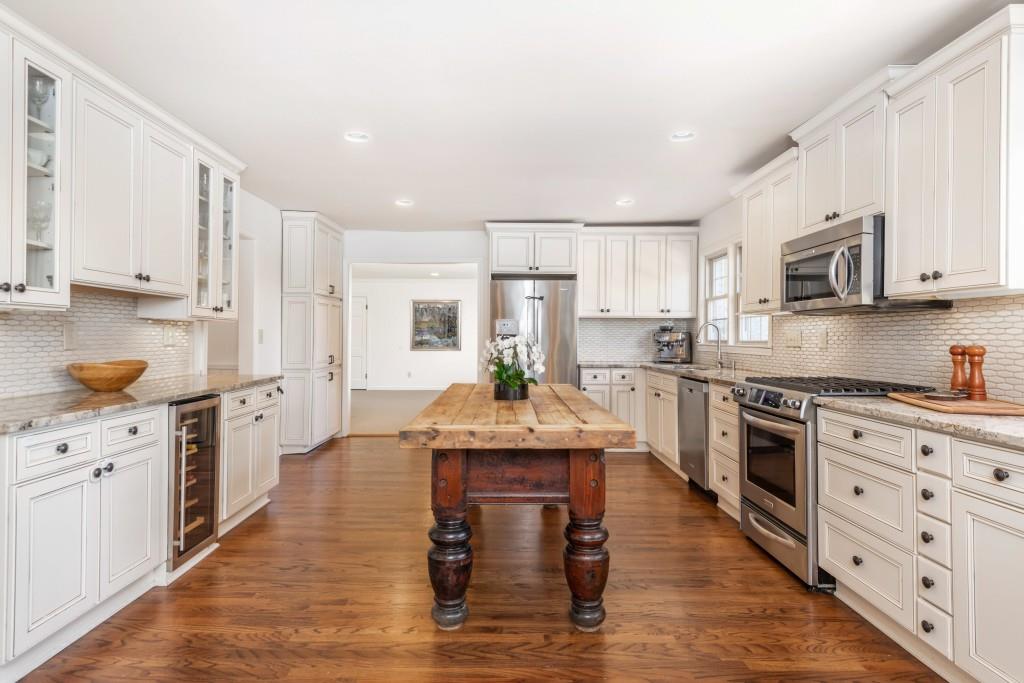 660 Starlight Drive, Atlanta, Georgia 30342, 7 Bedrooms Bedrooms, ,3 BathroomsBathrooms,Residential,Sold,660 Starlight Drive,7342521