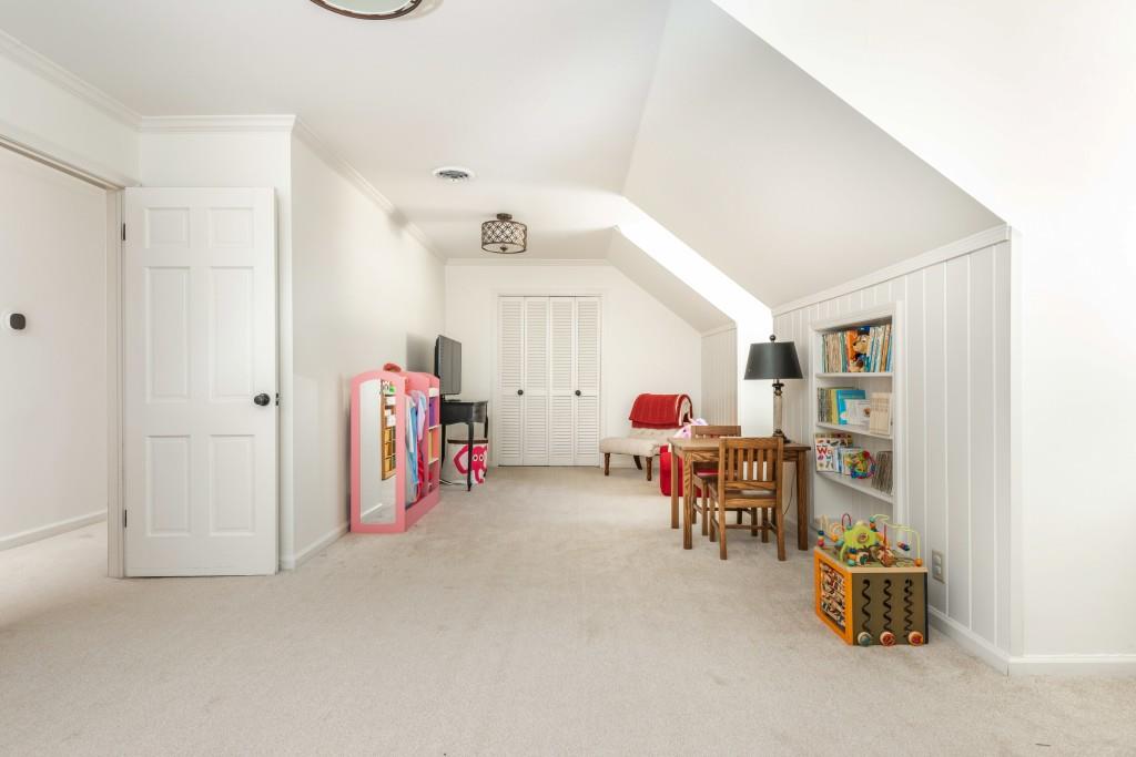 660 Starlight Drive, Atlanta, Georgia 30342, 7 Bedrooms Bedrooms, ,3 BathroomsBathrooms,Residential,Sold,660 Starlight Drive,7342521