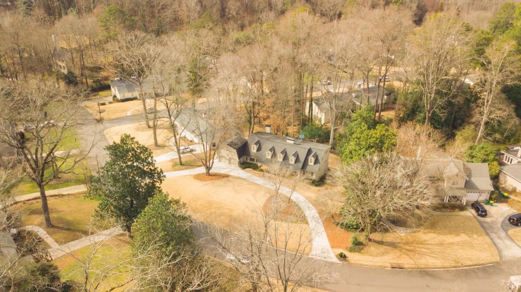 660 Starlight Drive, Atlanta, Georgia 30342, 7 Bedrooms Bedrooms, ,3 BathroomsBathrooms,Residential,Sold,660 Starlight Drive,7342521