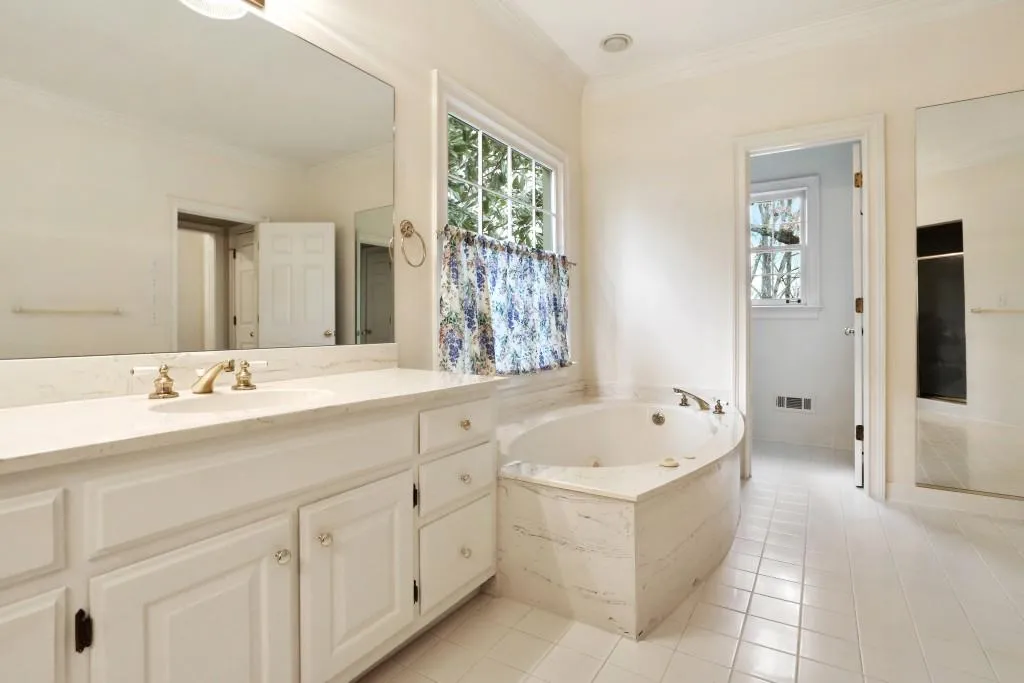4 Powers Chase Circle, Atlanta, Georgia 30327, 6 Bedrooms Bedrooms, ,5 BathroomsBathrooms,Residential,Sold,4 Powers Chase Circle,5811013
