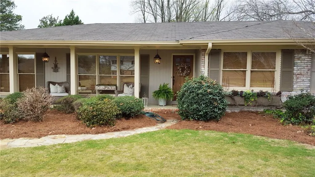 5920 Garber Drive, Sandy Springs, Georgia 30328, 3 Bedrooms Bedrooms, ,2 BathroomsBathrooms,Residential,Sold,5920 Garber Drive,5816397