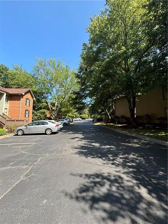 703 Dunwoody Springs Drive, Atlanta, Georgia 30328, 2 Bedrooms Bedrooms, ,2 BathroomsBathrooms,Residential,Sold,703 Dunwoody Springs Drive,7445053