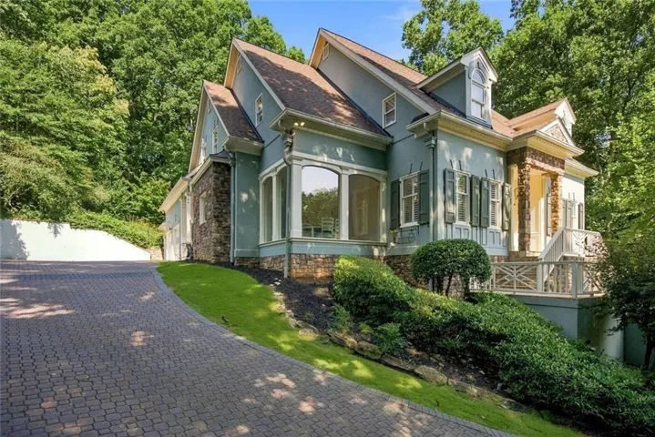 7560 Bridgegate Court, Sandy Springs, Georgia 30350