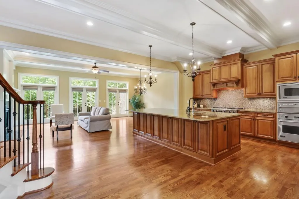 1021 E Paces Court Ne, Atlanta, Georgia 30326, 3 Bedrooms Bedrooms, ,3 BathroomsBathrooms,Residential,Sold,1021 E Paces Court Ne,5896822