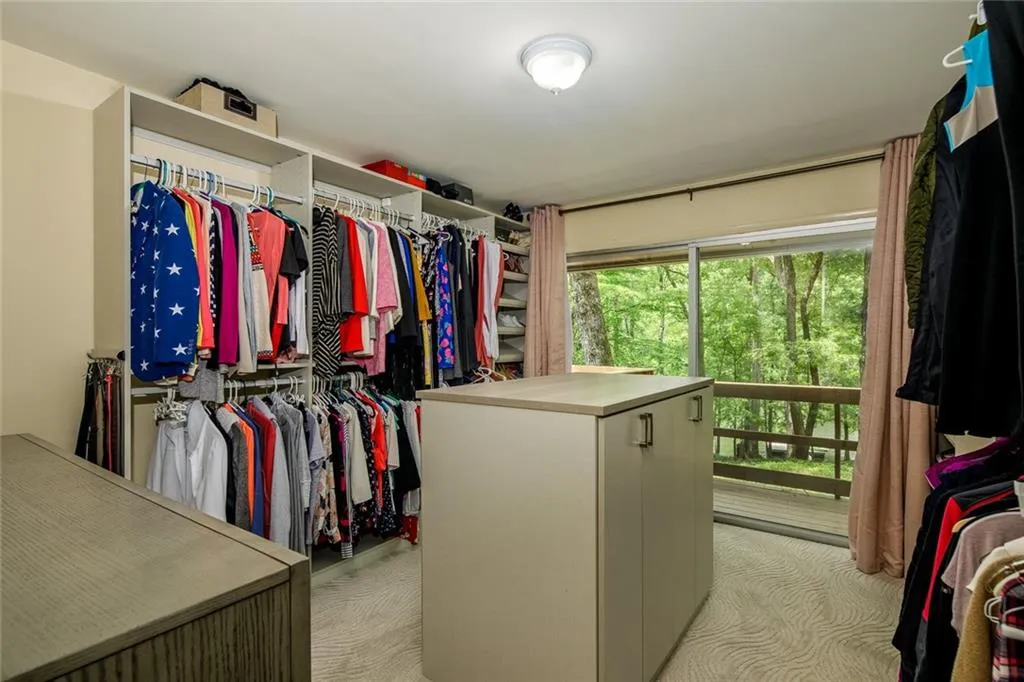 1260 Tynecastle Way, Sandy Springs, Georgia 30350, 5 Bedrooms Bedrooms, ,3 BathroomsBathrooms,Residential,Sold,1260 Tynecastle Way,6719880