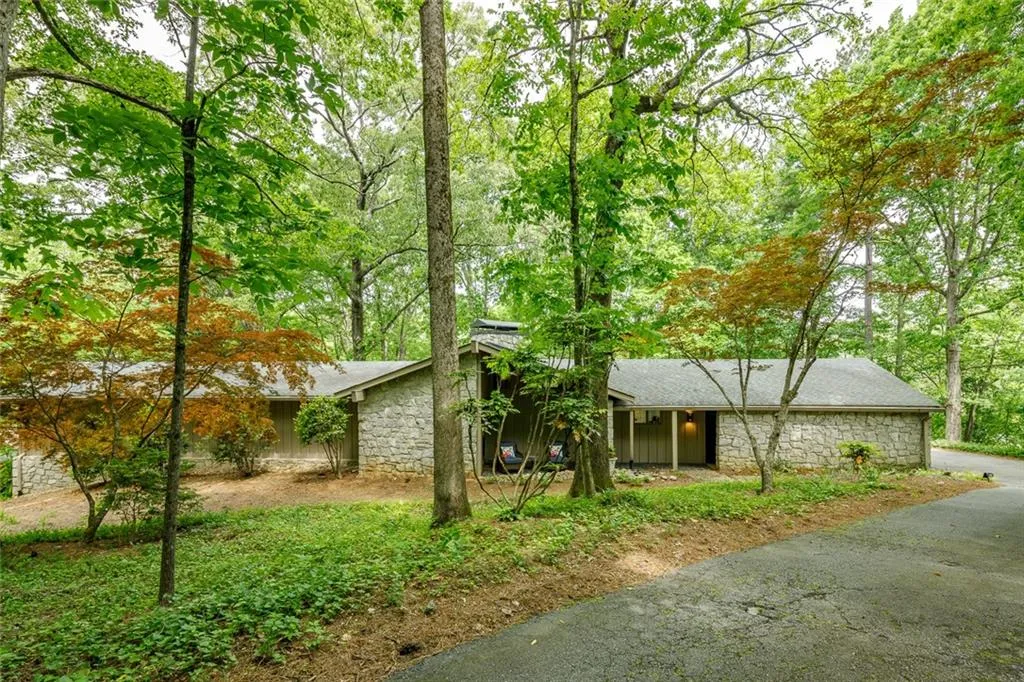 1260 Tynecastle Way, Sandy Springs, Georgia 30350, 5 Bedrooms Bedrooms, ,3 BathroomsBathrooms,Residential,Sold,1260 Tynecastle Way,6719880