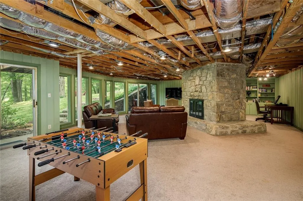 1260 Tynecastle Way, Sandy Springs, Georgia 30350, 5 Bedrooms Bedrooms, ,3 BathroomsBathrooms,Residential,Sold,1260 Tynecastle Way,6719880