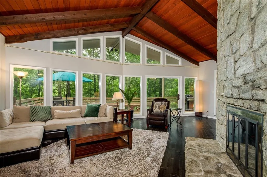 1260 Tynecastle Way, Sandy Springs, Georgia 30350, 5 Bedrooms Bedrooms, ,3 BathroomsBathrooms,Residential,Sold,1260 Tynecastle Way,6719880