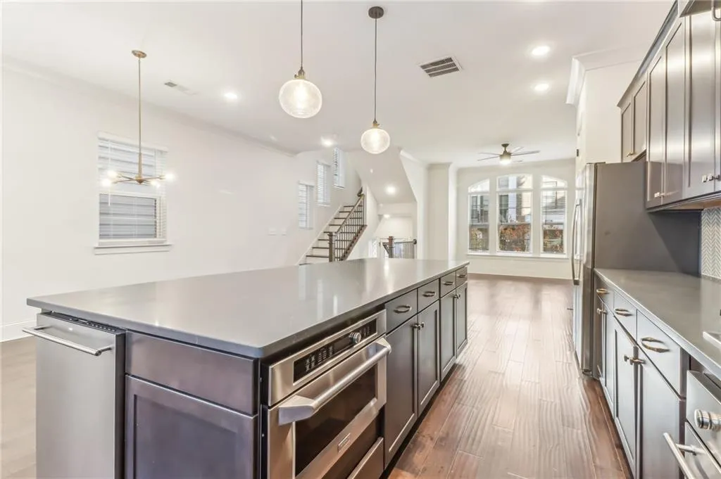 621 Broadview Terrace Ne, Atlanta, Georgia 30324, 3 Bedrooms Bedrooms, ,3 BathroomsBathrooms,Residential,For Sale,621 Broadview Terrace Ne,7620997