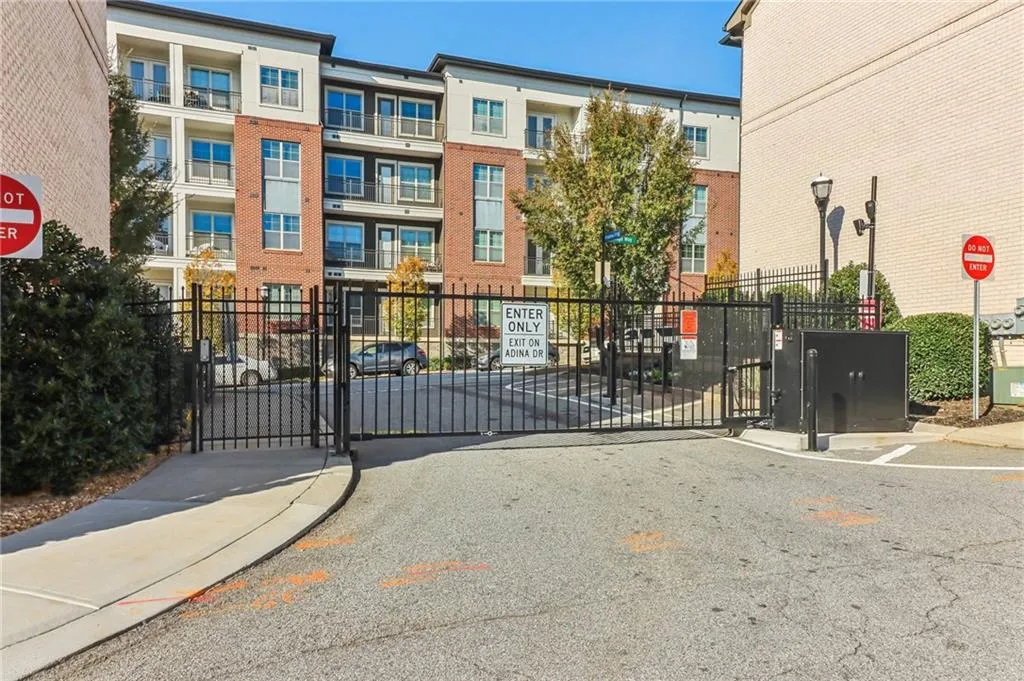 621 Broadview Terrace Ne, Atlanta, Georgia 30324, 3 Bedrooms Bedrooms, ,3 BathroomsBathrooms,Residential,For Sale,621 Broadview Terrace Ne,7620997