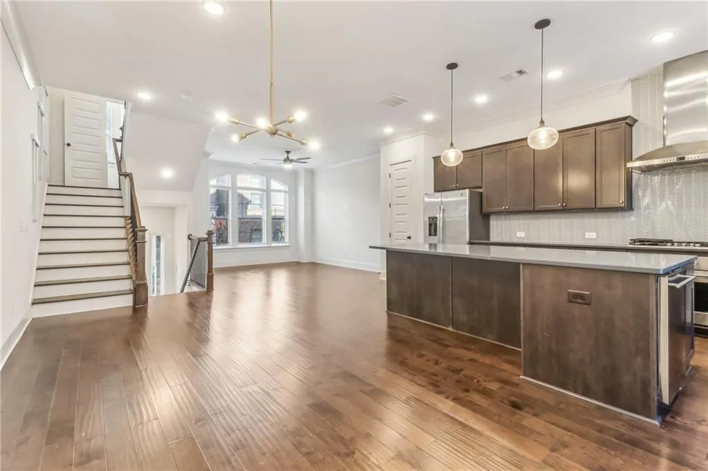 621 Broadview Terrace Ne, Atlanta, Georgia 30324, 3 Bedrooms Bedrooms, ,3 BathroomsBathrooms,Residential,For Sale,621 Broadview Terrace Ne,7620997