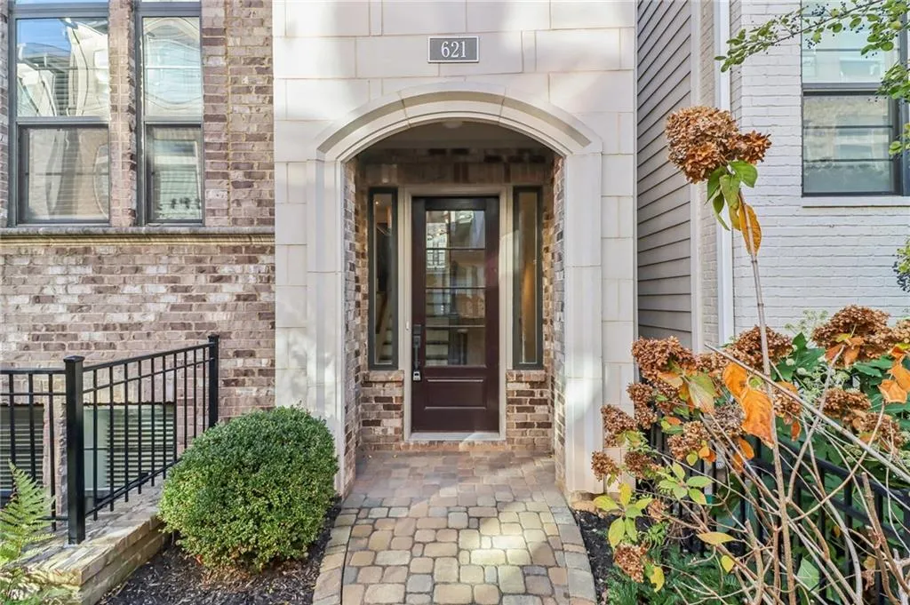 621 Broadview Terrace Ne, Atlanta, Georgia 30324, 3 Bedrooms Bedrooms, ,3 BathroomsBathrooms,Residential,For Sale,621 Broadview Terrace Ne,7620997