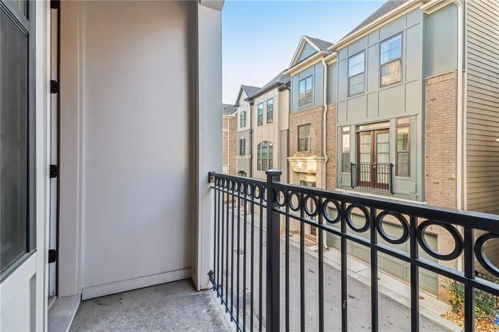621 Broadview Terrace Ne, Atlanta, Georgia 30324, 3 Bedrooms Bedrooms, ,3 BathroomsBathrooms,Residential,For Sale,621 Broadview Terrace Ne,7620997