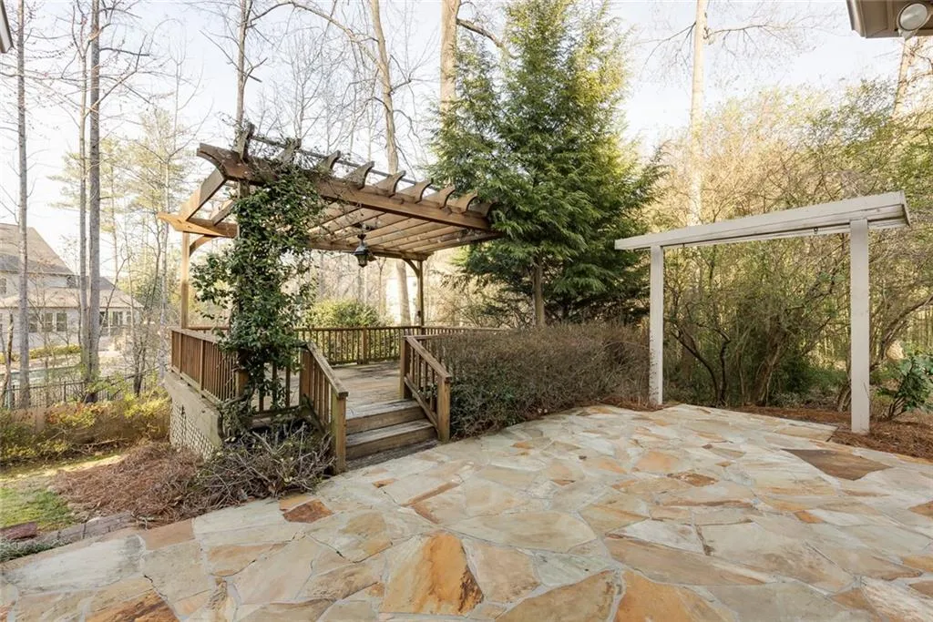 315 Whitley Park Drive, Sandy Springs, Georgia 30350, 4 Bedrooms Bedrooms, ,3 BathroomsBathrooms,Residential,Sold,315 Whitley Park Drive,7528287