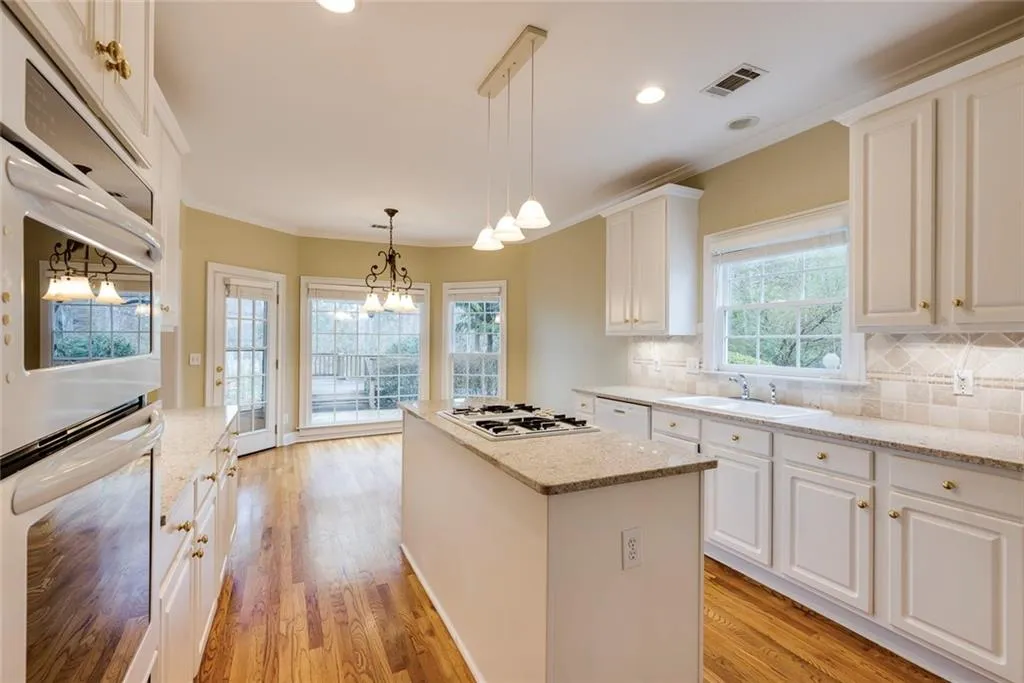 315 Whitley Park Drive, Sandy Springs, Georgia 30350, 4 Bedrooms Bedrooms, ,3 BathroomsBathrooms,Residential,Sold,315 Whitley Park Drive,7528287