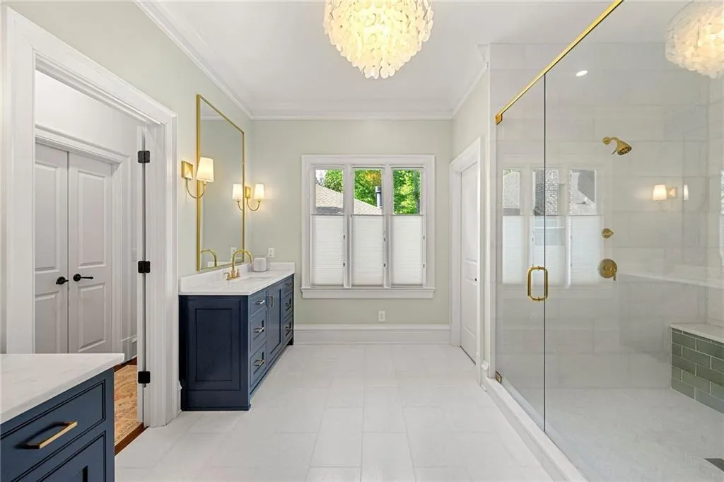 4005 N Stratford Road Ne, Atlanta, Georgia 30342, 6 Bedrooms Bedrooms, ,6 BathroomsBathrooms,Residential,For Sale,4005 N Stratford Road Ne,7567369