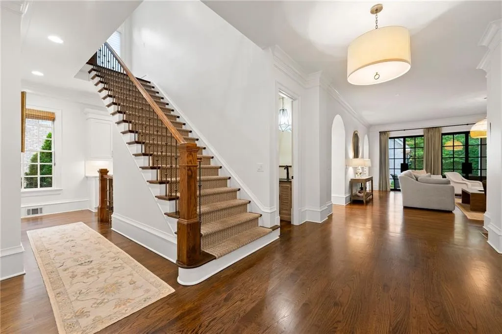 4005 N Stratford Road Ne, Atlanta, Georgia 30342, 6 Bedrooms Bedrooms, ,6 BathroomsBathrooms,Residential,For Sale,4005 N Stratford Road Ne,7567369