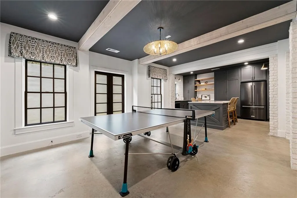 4005 N Stratford Road Ne, Atlanta, Georgia 30342, 6 Bedrooms Bedrooms, ,6 BathroomsBathrooms,Residential,For Sale,4005 N Stratford Road Ne,7567369