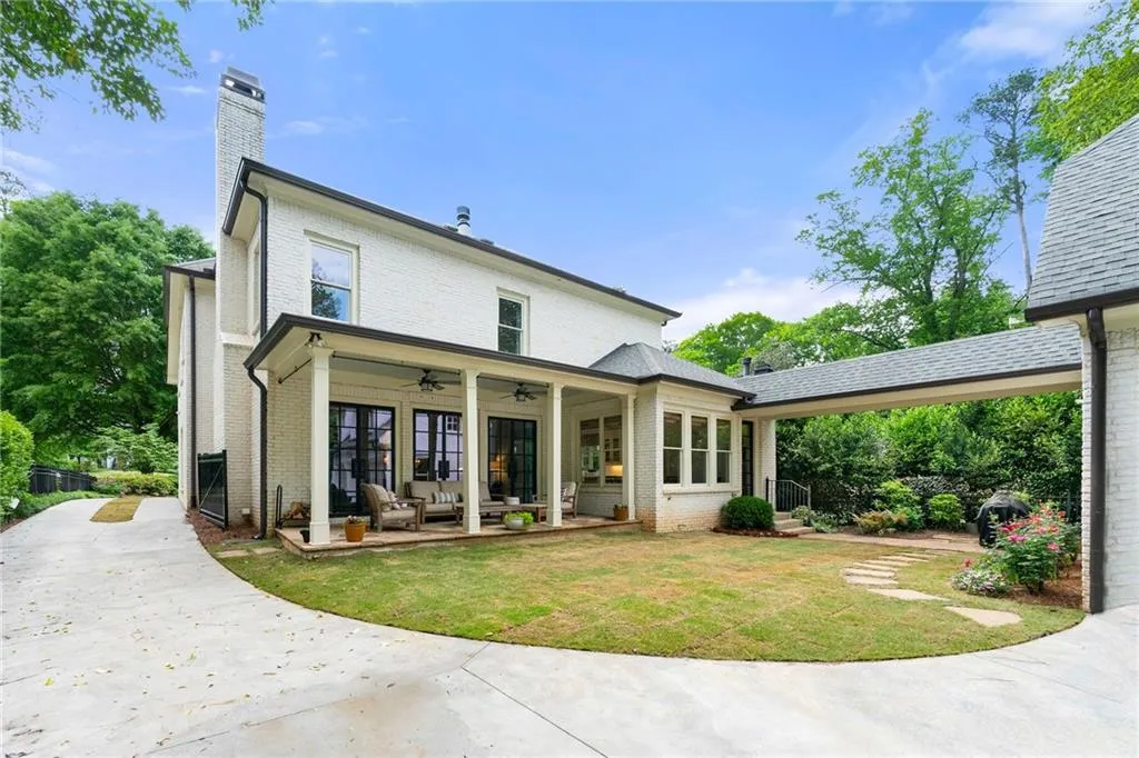 4005 N Stratford Road Ne, Atlanta, Georgia 30342, 6 Bedrooms Bedrooms, ,6 BathroomsBathrooms,Residential,For Sale,4005 N Stratford Road Ne,7567369