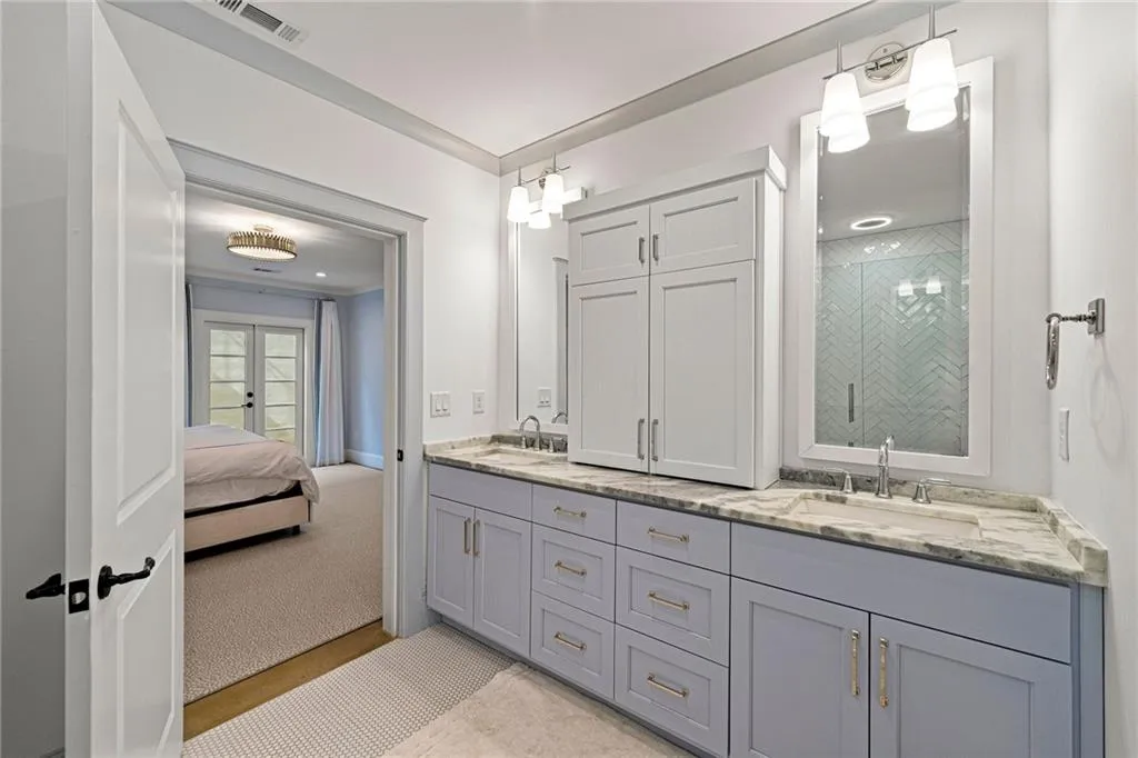 4005 N Stratford Road Ne, Atlanta, Georgia 30342, 6 Bedrooms Bedrooms, ,6 BathroomsBathrooms,Residential,For Sale,4005 N Stratford Road Ne,7567369