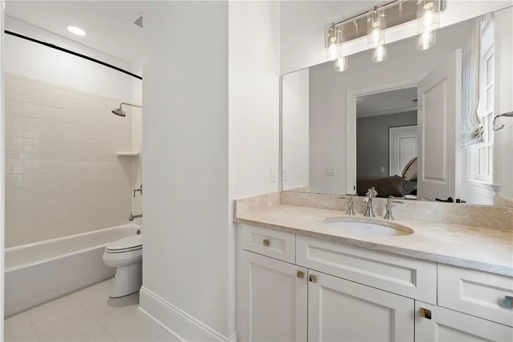 4005 N Stratford Road Ne, Atlanta, Georgia 30342, 6 Bedrooms Bedrooms, ,6 BathroomsBathrooms,Residential,For Sale,4005 N Stratford Road Ne,7567369