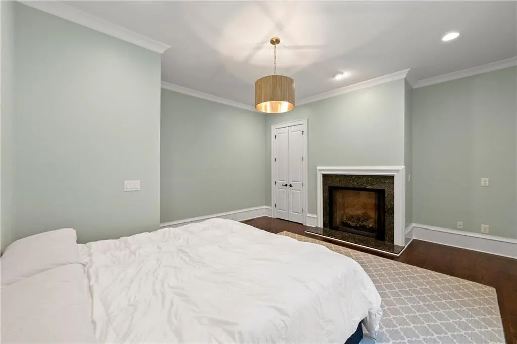 4005 N Stratford Road Ne, Atlanta, Georgia 30342, 6 Bedrooms Bedrooms, ,6 BathroomsBathrooms,Residential,For Sale,4005 N Stratford Road Ne,7567369