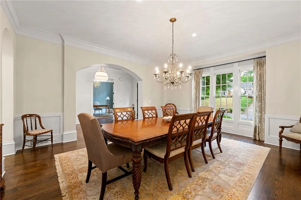 4005 N Stratford Road Ne, Atlanta, Georgia 30342, 6 Bedrooms Bedrooms, ,6 BathroomsBathrooms,Residential,For Sale,4005 N Stratford Road Ne,7567369