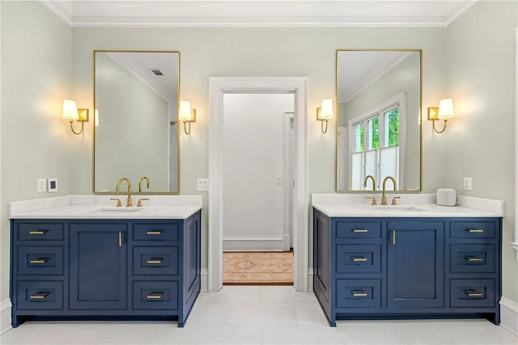 4005 N Stratford Road Ne, Atlanta, Georgia 30342, 6 Bedrooms Bedrooms, ,6 BathroomsBathrooms,Residential,For Sale,4005 N Stratford Road Ne,7567369