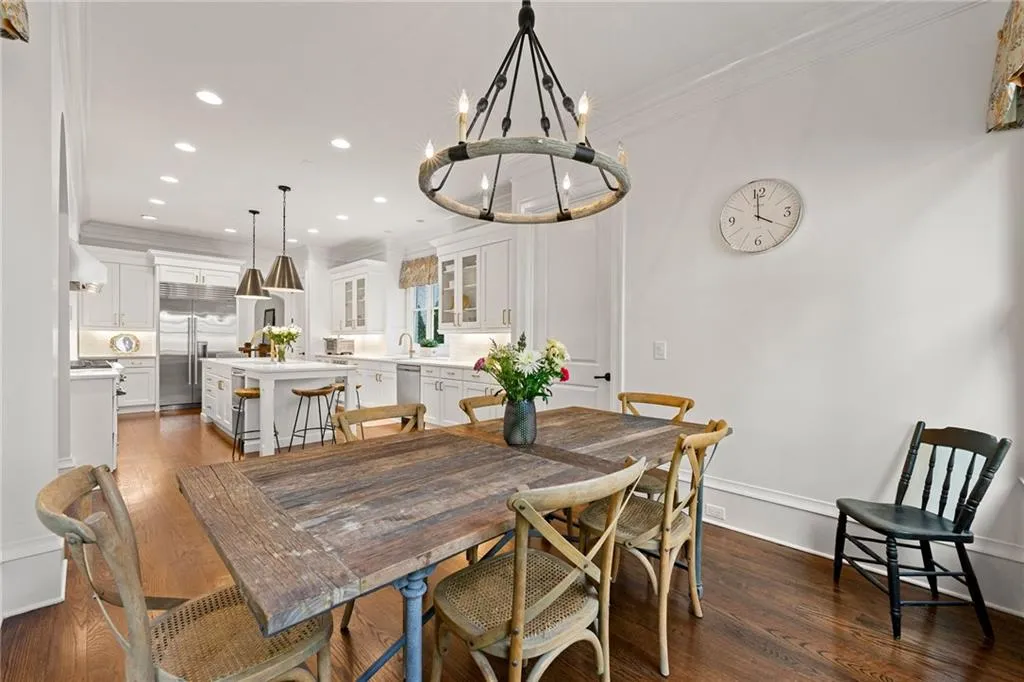 4005 N Stratford Road Ne, Atlanta, Georgia 30342, 6 Bedrooms Bedrooms, ,6 BathroomsBathrooms,Residential,For Sale,4005 N Stratford Road Ne,7567369